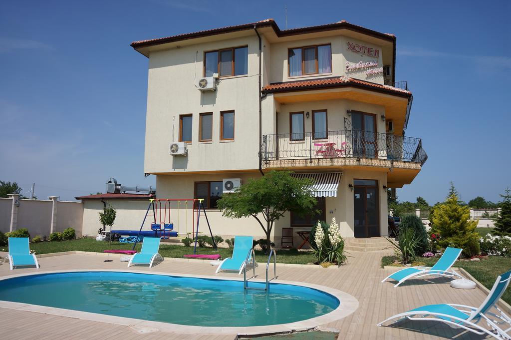 Guest House Golden Flake 4Km From Bolata Beach Bulgarevo Ngoại thất bức ảnh