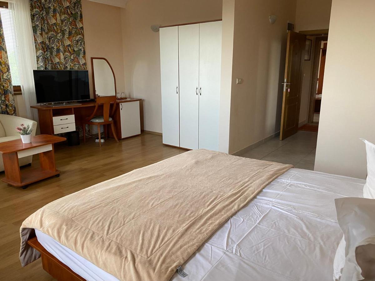 Guest House Golden Flake 4Km From Bolata Beach Bulgarevo Ngoại thất bức ảnh